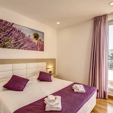 Hotell Ginevra Palace 3*